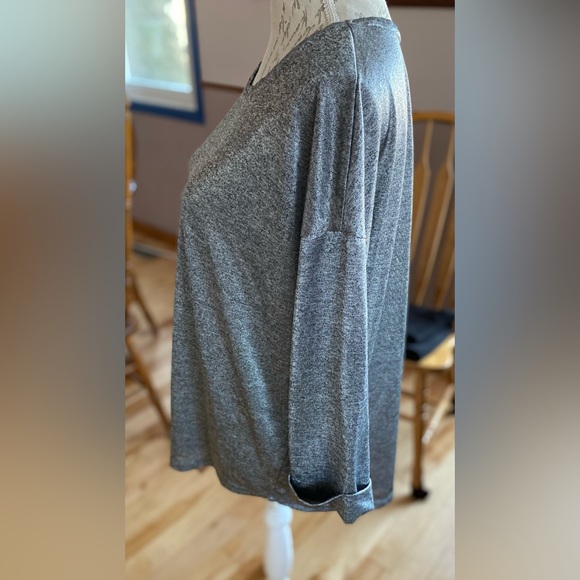 Silky and shiny grey top NWD 1X - Picture 3 of 5